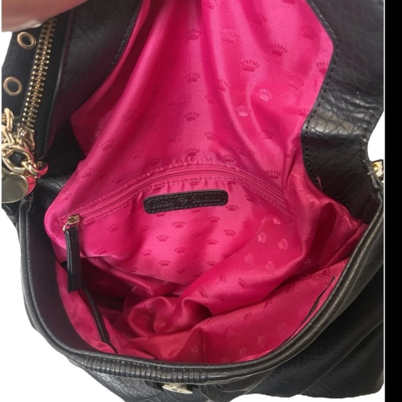 Betsey Johnson Black Pebbled Leather Crossbody Bag with Gold Chain Strap - Picture 4 of 4